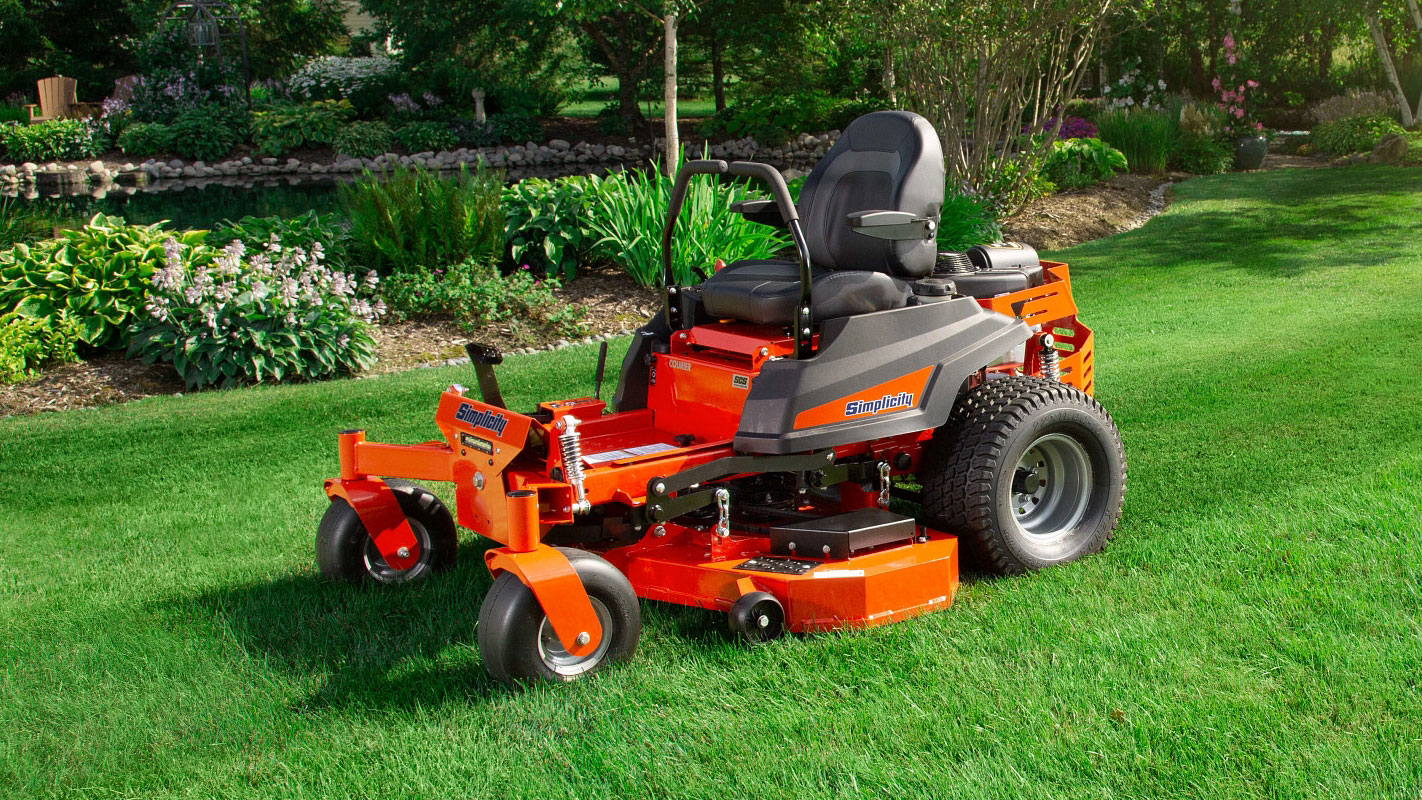 Simplicity | Courier™ XT Zero Turn Mower